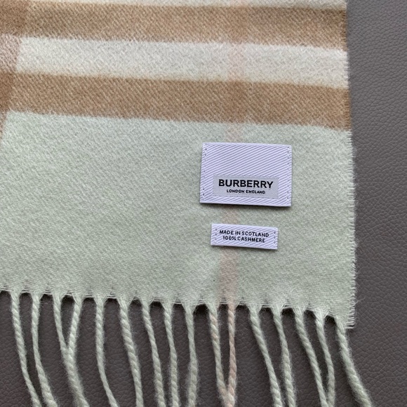 Burberry Cashmere Scarf - Picture 5 of 8